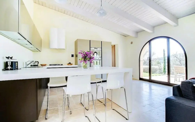 Luxury 2 Rooms Apt Basil in Siena Resort