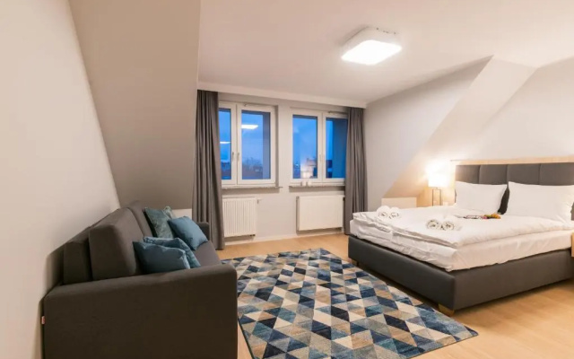 Q17 Apartments