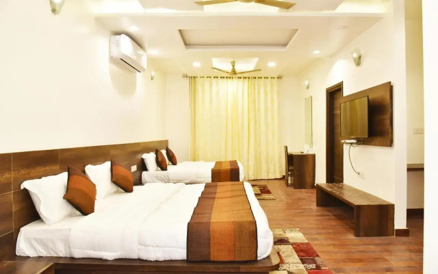 Goroomgo Hollywood Heights Amritsar