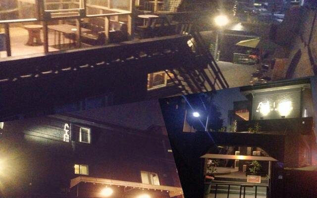 Отель Alice Guesthouse Hongdae вид на фасад
