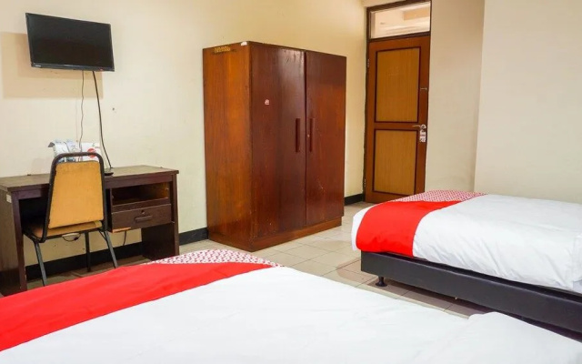 OYO 1740 Tekmira Residence Supratman Syariah