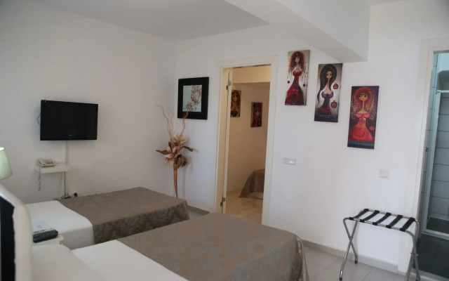 7. Art Feslegen Hotel