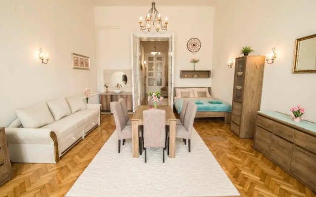 Suzy Apartman