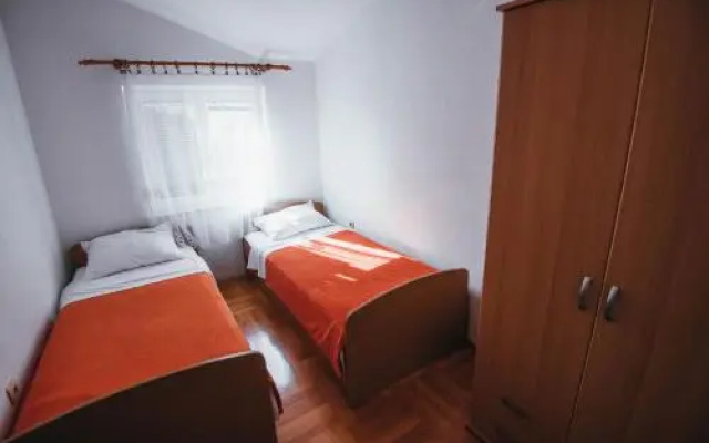 Apartments Višnjić