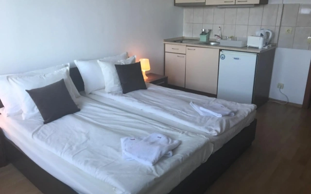 Flora Apartment 619