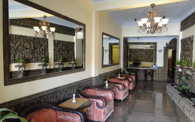 Terrasse des Elephants Hotel & Restaurant