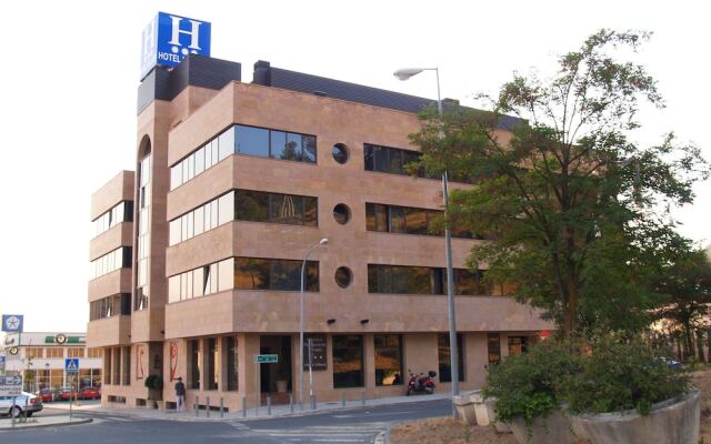 Hotel Pamplona Villava вид на фасад