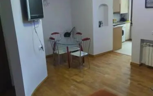Abovyan 36 Apt & Tour