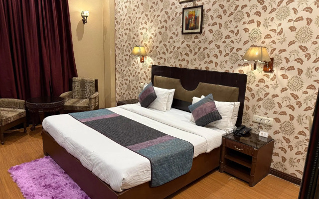 Hotel Diplomat Residency
