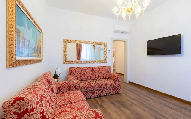 Canal View San Marco Luxury Rooms
