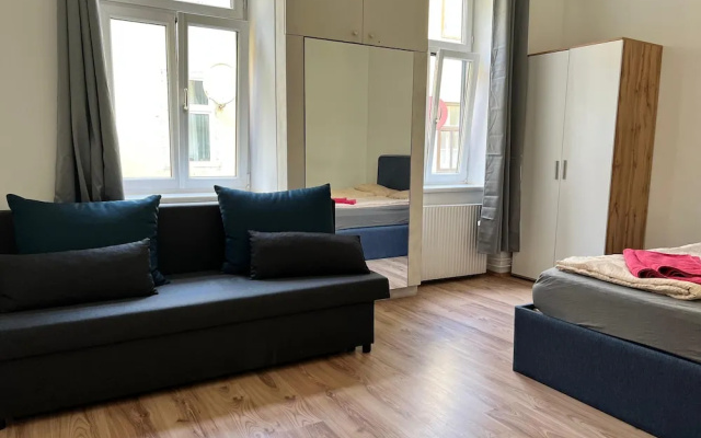 Spacious 4BR Stay Vienna for Families