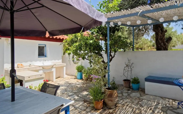 Summer Garden Studio - quiet village location