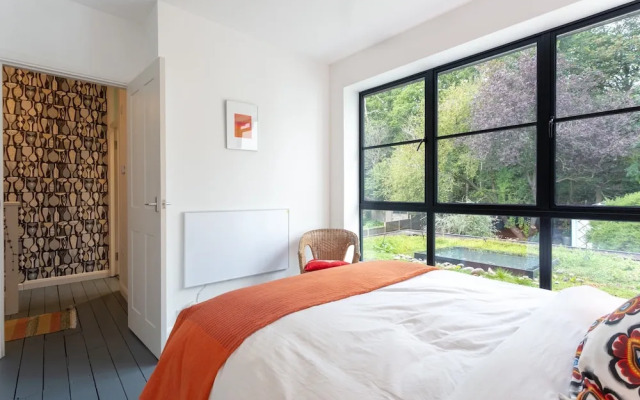 Homely 2 Bedroom House in South East London