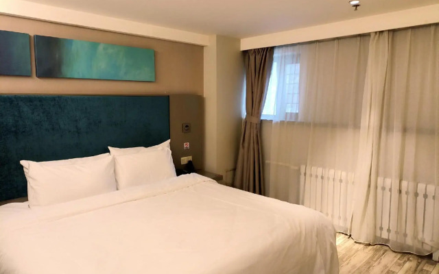 Home Inn & Suites (Harbin Ice and Snow World Sunac Mall Park Store)