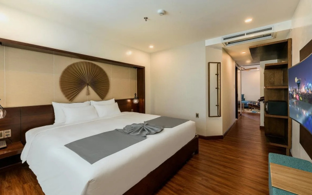 Tokyo Boutique Front Beach Hotel