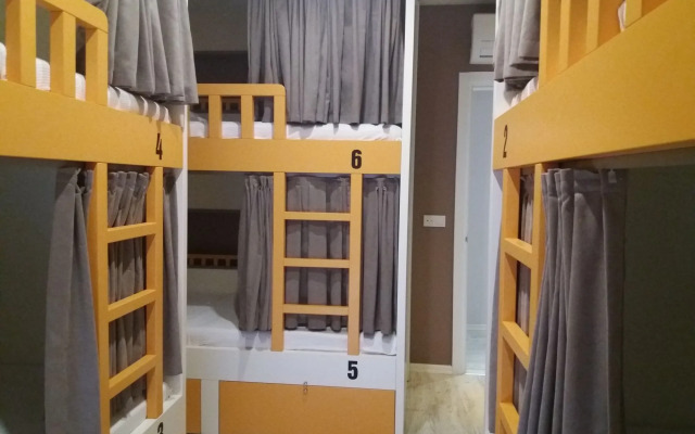 Sakura Hostel & Pub