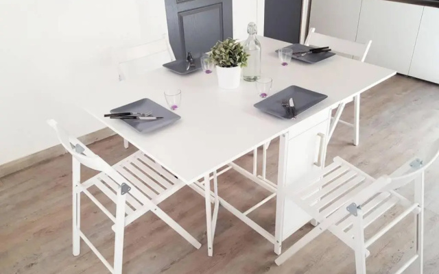 GregBnb-com - Filet suspendu ! - PARKING INCLUS - CLIMATISÉ - WIFI -15min Gare