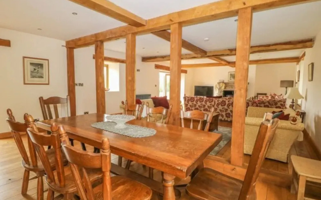 Rookery Barn an Amazing Country Retreat hot tub