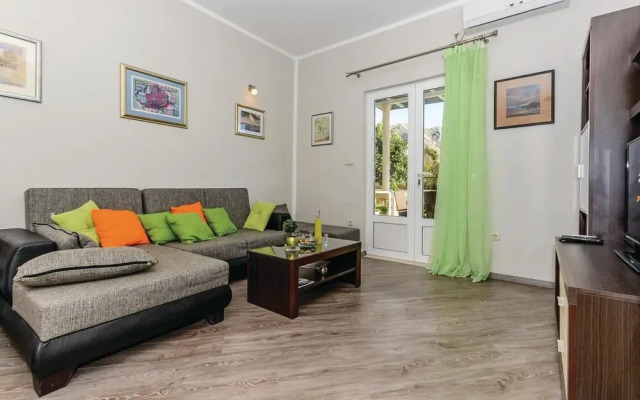 Amazing Home in Srebreno With Wifi and 4 Bedrooms