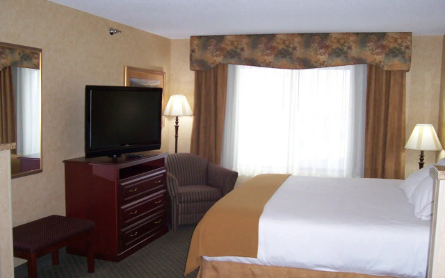 Holiday Inn Express Hotel & Suites Bismarck by IHG