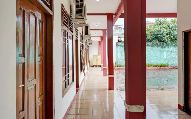 Pondok Pujasera by OYO Rooms