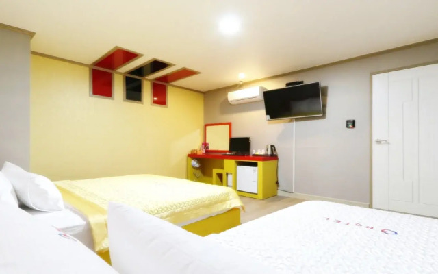 G Hotel