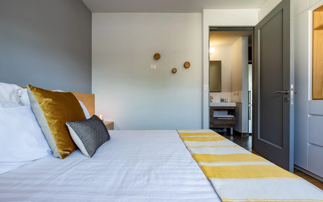 Casai Hip Tech Top Floor apt w Private Terrace