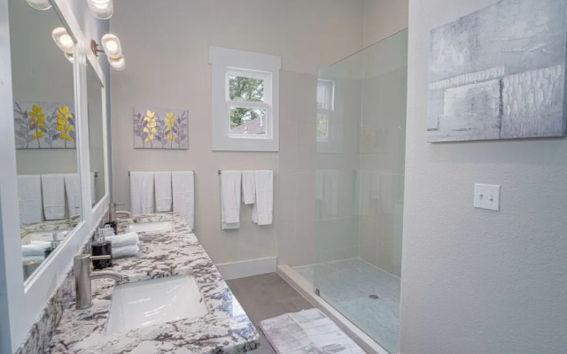 Incredible New 3br/2ba Near Downtown