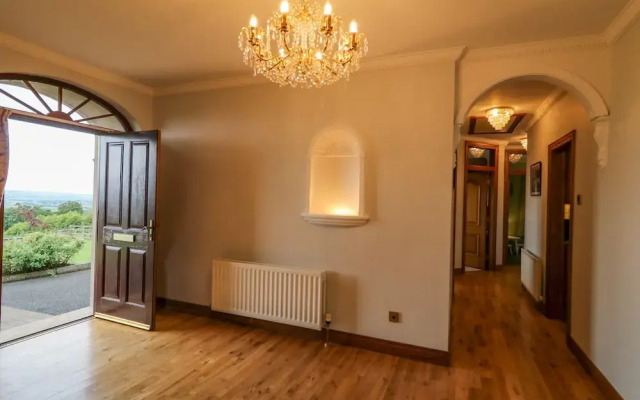 Braeside Farm House