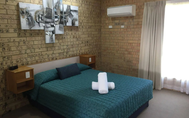 Mulga Country Motor Inn