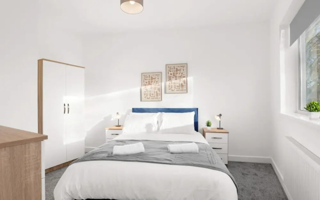 Perfect Booking 5 min Drive to Blyth Beach