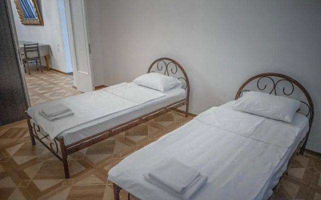 Huge Newly Renovated 3Br In Heart Of Tbilisi
