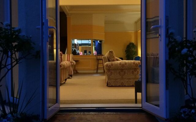 Crofton House Hotel вид на фасад