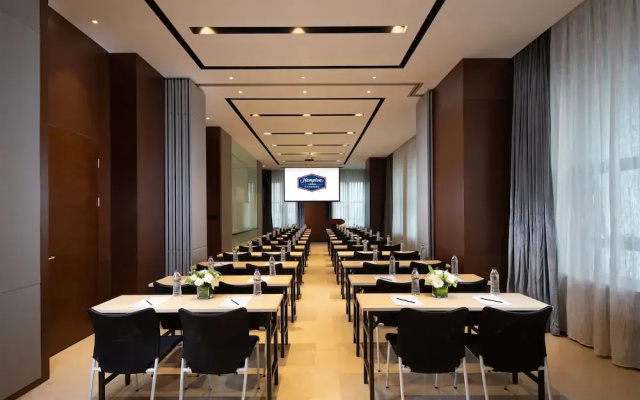 Hangzhou Canal Hampton by Hilton Hotel