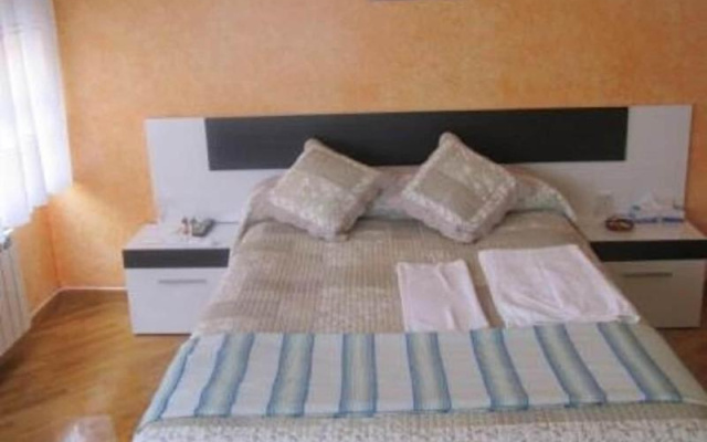Hostal Becares