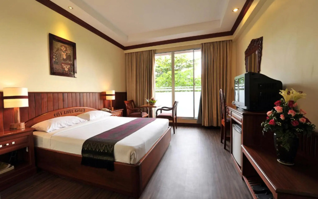 City River Hotel