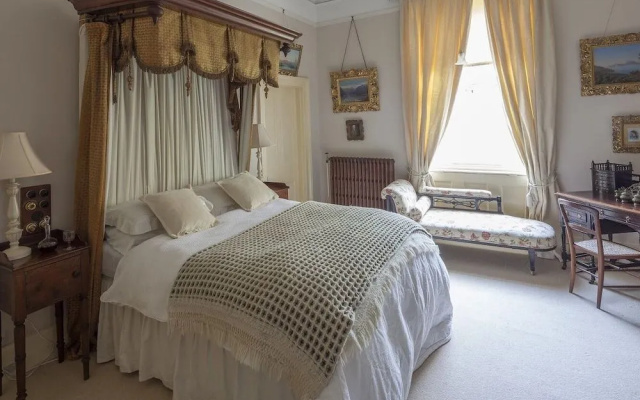 Clonalis House