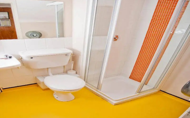 Snoozles Quay Street Tourist Hostel