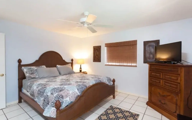 Bonita Beach 3719