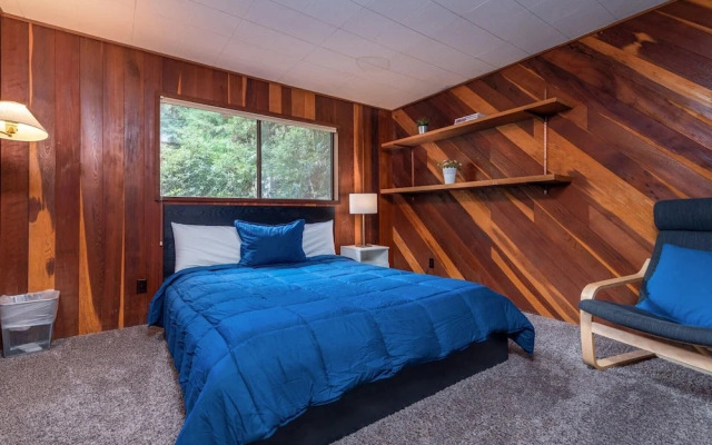 Cozy Treehouse