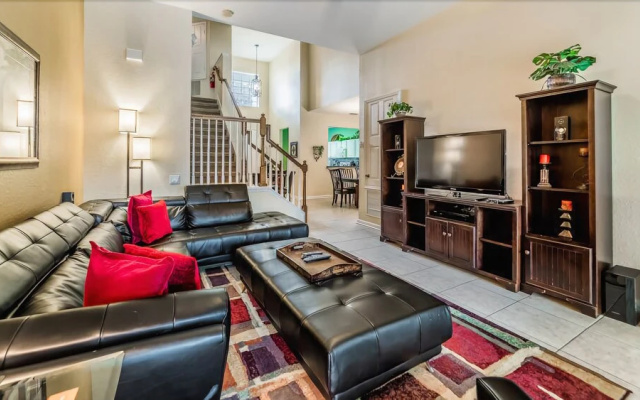 2638 Windsor Hills