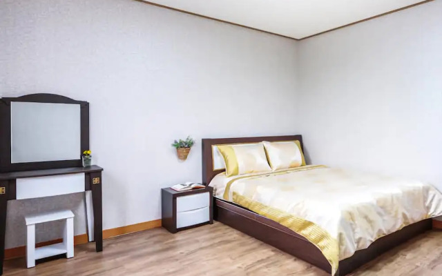 Mendorong House