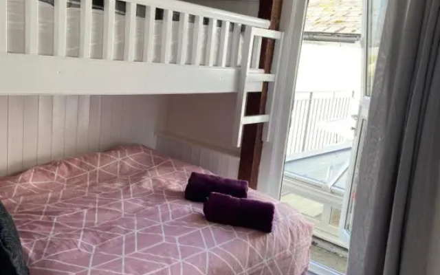 Teign Townhouse within reach of the beach