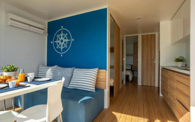 AQUA RESORT GIULIANOVA - Houseboat
