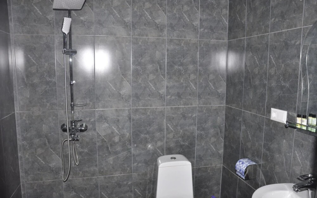 Bathroom · Tskaltubo — photo 10