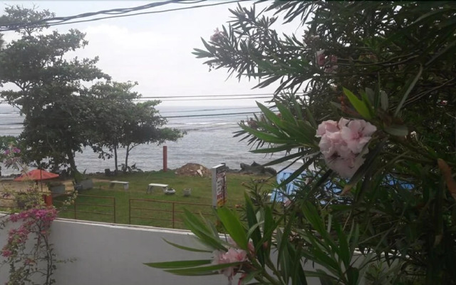 Yoho Pollena Sea View Rest