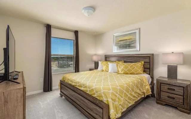 Bright Elegant Home @ Solterra!