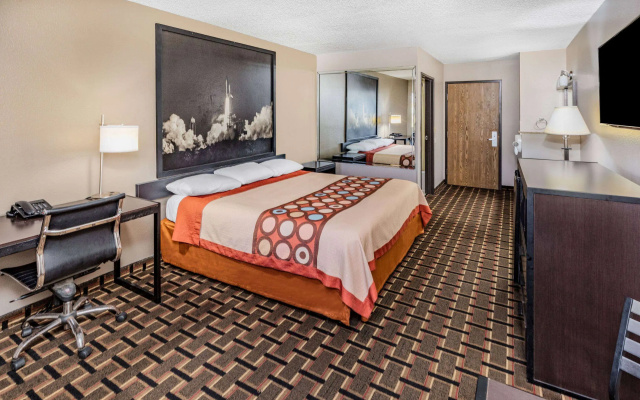 Super 8 by Wyndham League City/Kemah Area