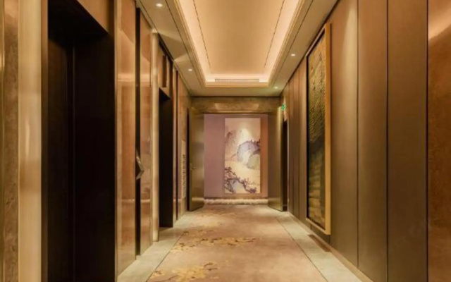 Huayi Hotel