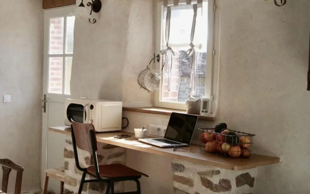 Gîte Sainte-Suzanne-et-Chammes, 3 pièces, 4 personnes - FR-1-600-192